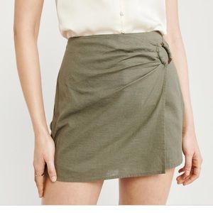 Abercrombie wrap skort with tortoise shell ring